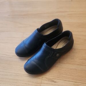 New Clarks Cora Poppy Clogs